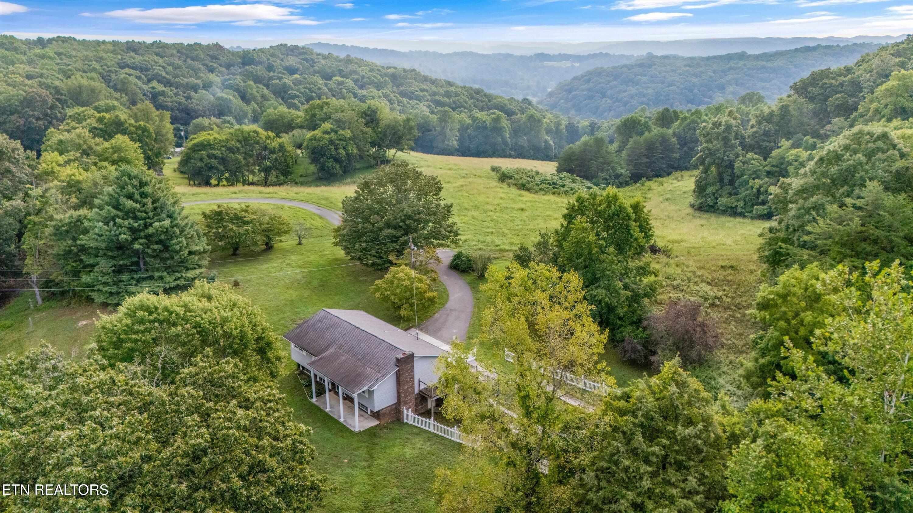 150 Day Lane Clinton TN 37716