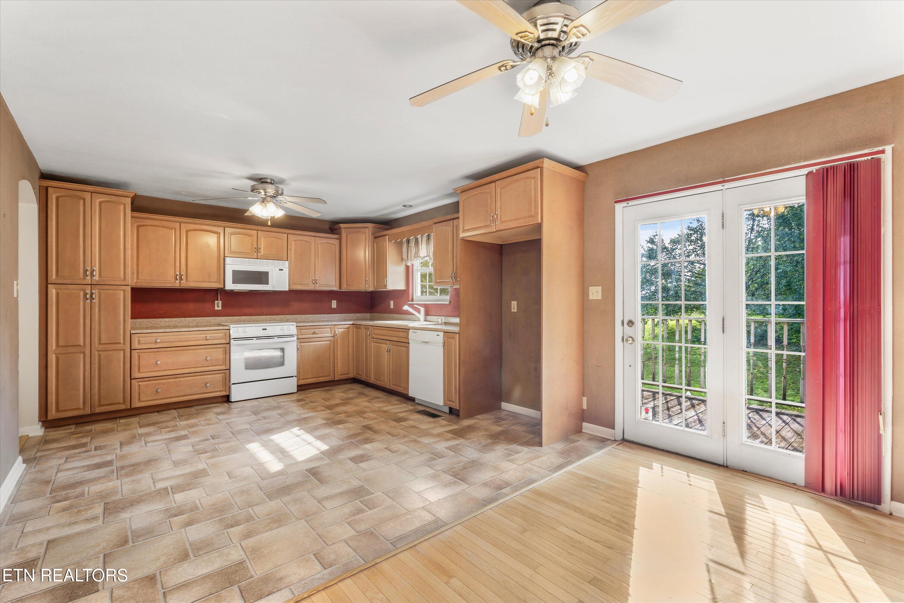 150 Day Lane Clinton TN 37716