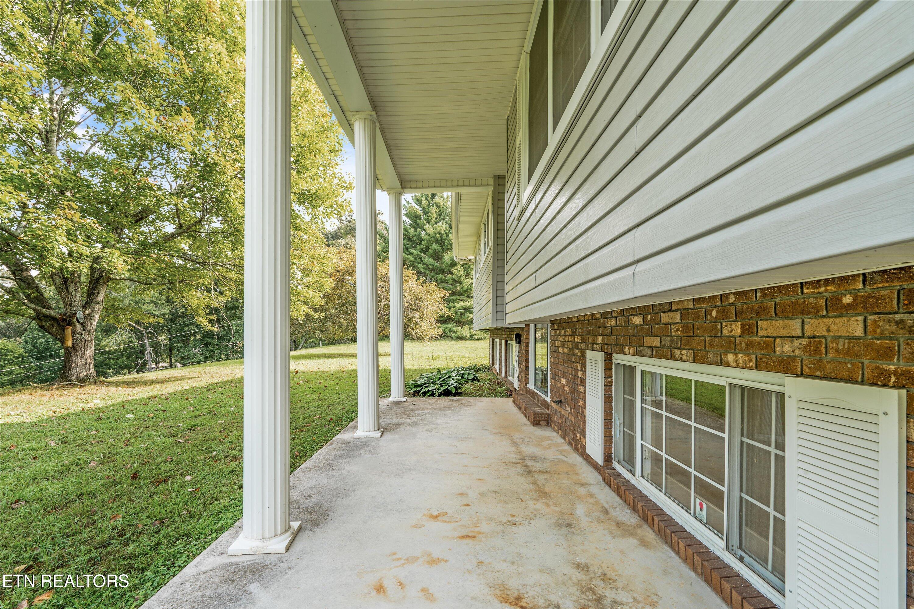 150 Day Lane Clinton TN 37716