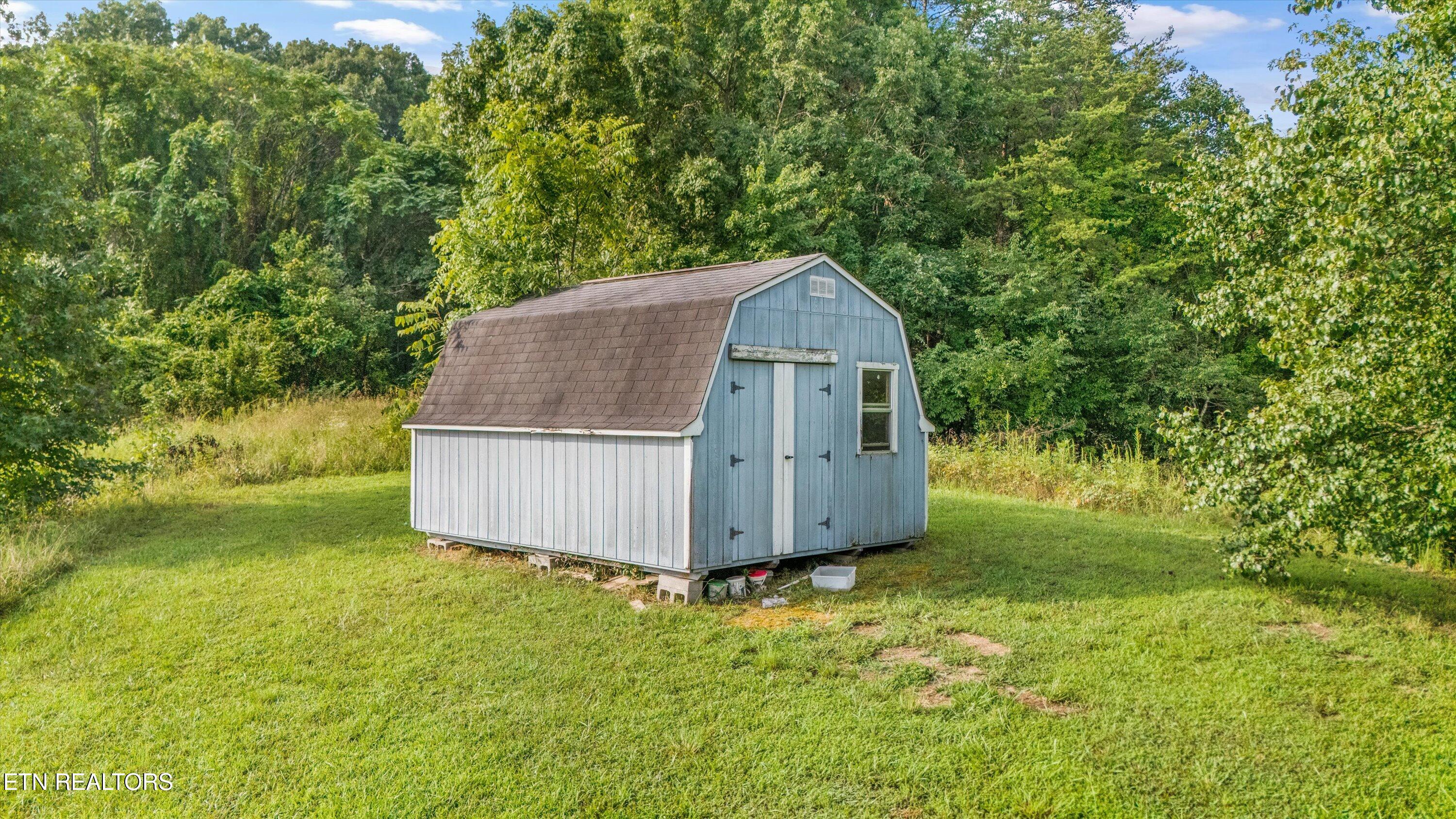 150 Day Lane Clinton TN 37716