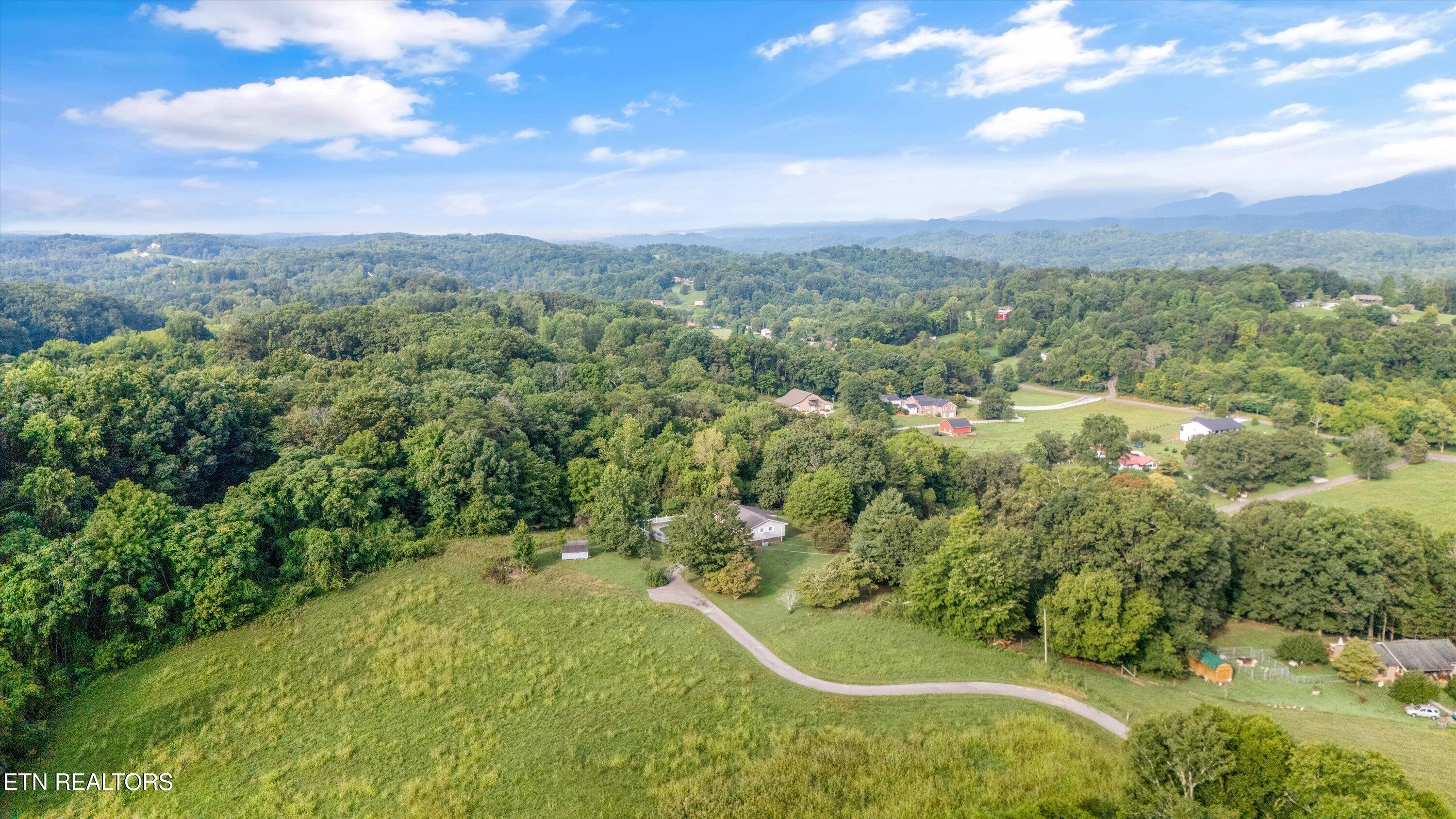 150 Day Lane Clinton TN 37716