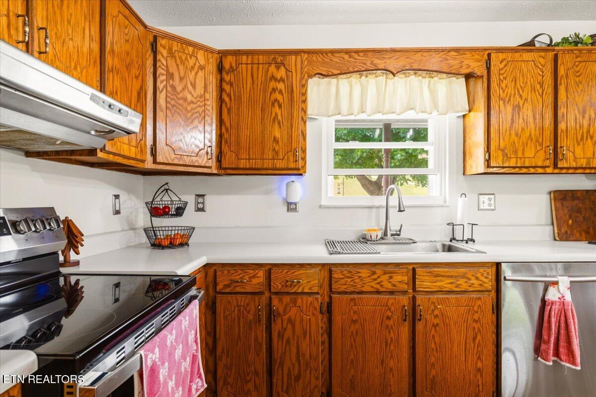 327 Gail Lane Jacksboro TN 37757