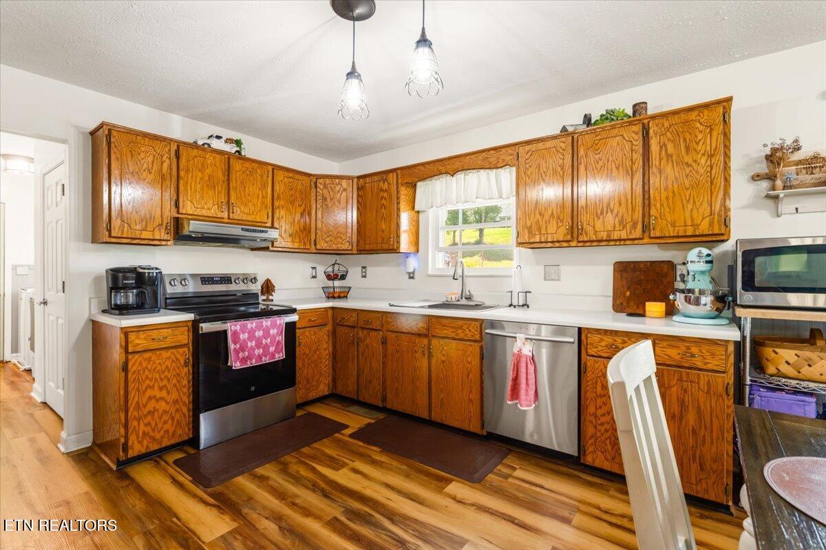 327 Gail Lane Jacksboro TN 37757
