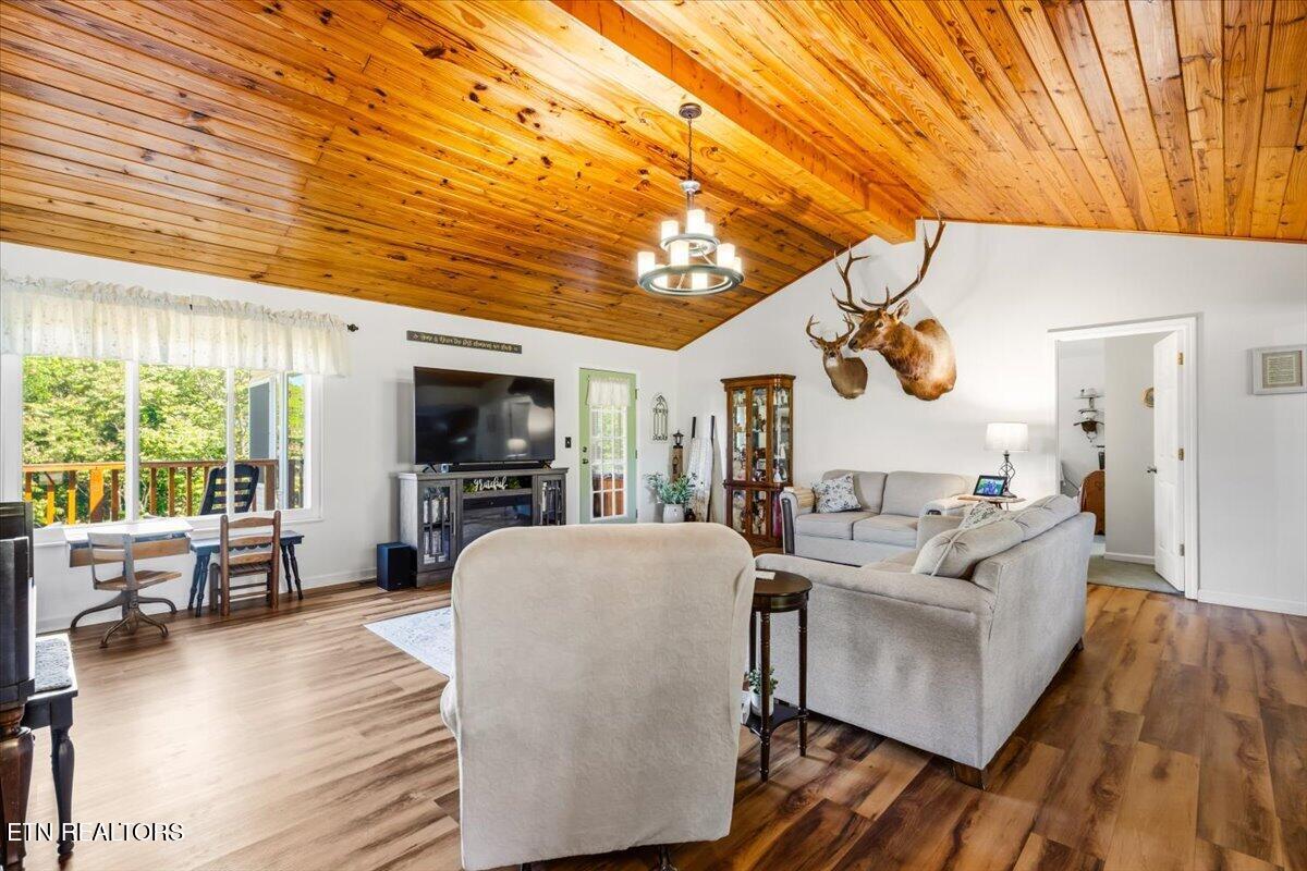 327 Gail Lane Jacksboro TN 37757
