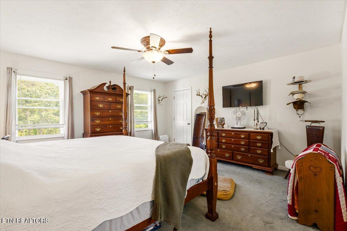 327 Gail Lane Jacksboro TN 37757