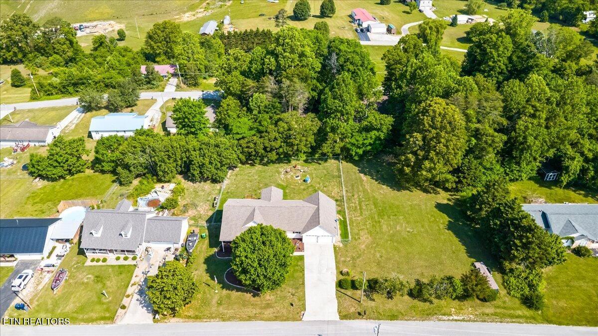 327 Gail Lane Jacksboro TN 37757