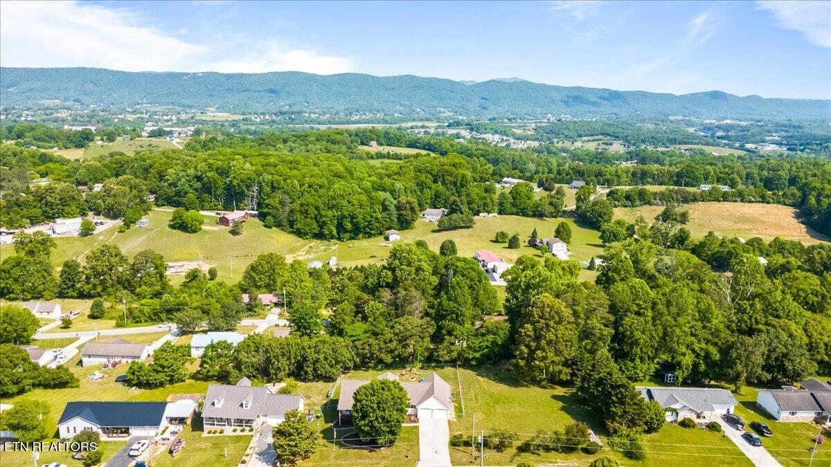 327 Gail Lane Jacksboro TN 37757