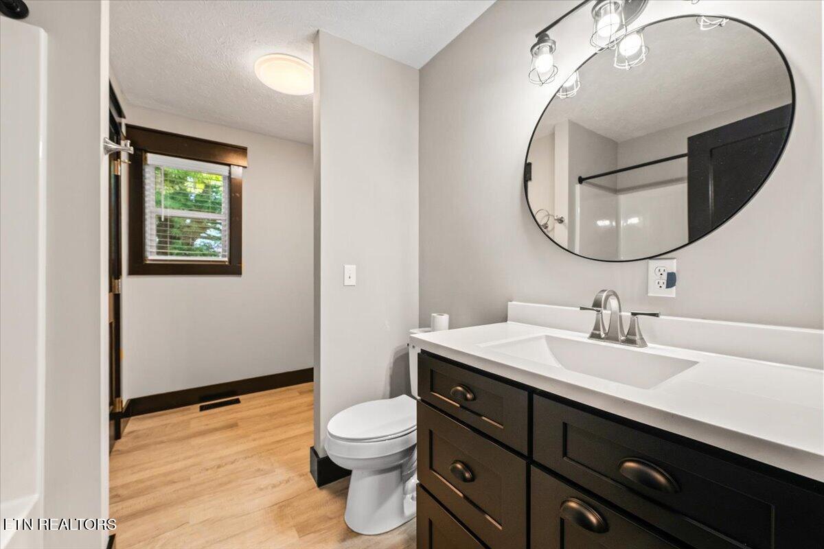 121 Azalea Lane Jacksboro TN 37757