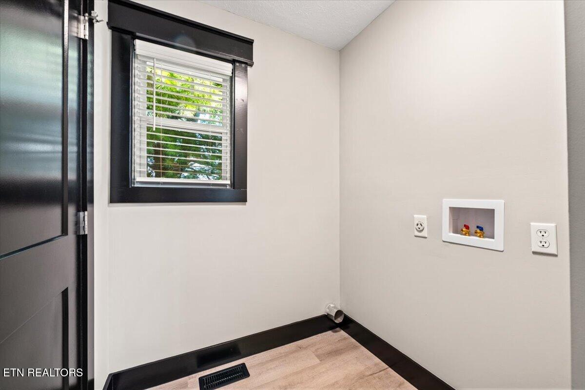 121 Azalea Lane Jacksboro TN 37757