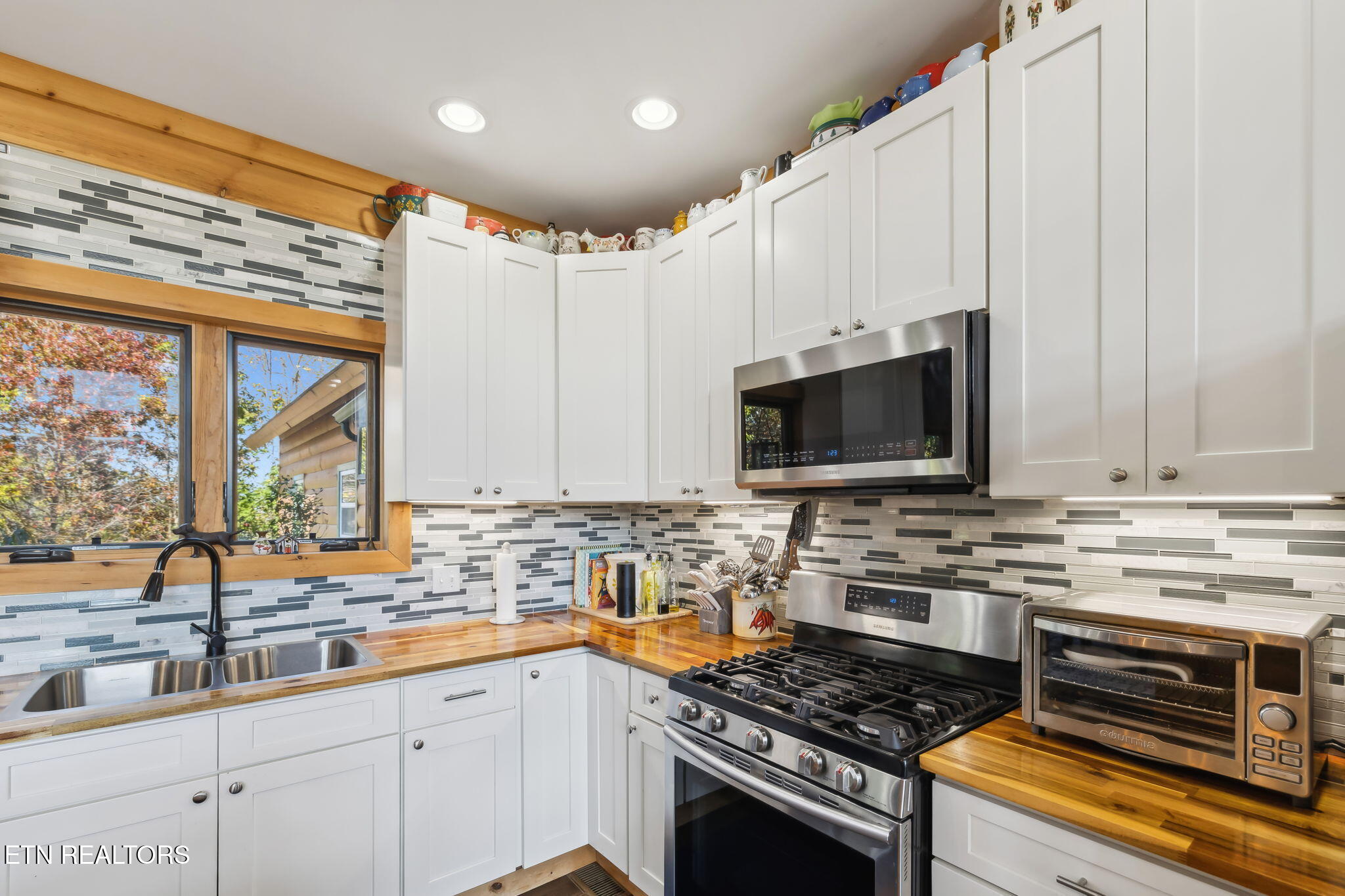 1642 Little Cove Road Sevierville TN 37862