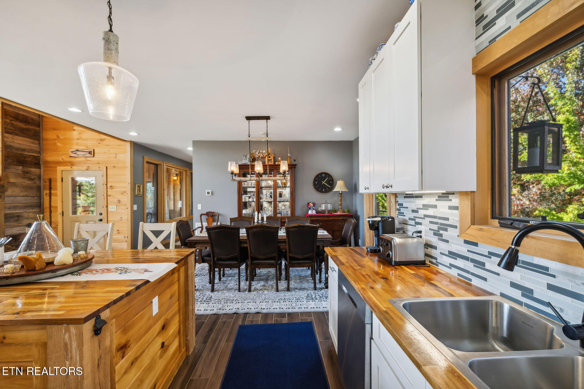 1642 Little Cove Road Sevierville TN 37862