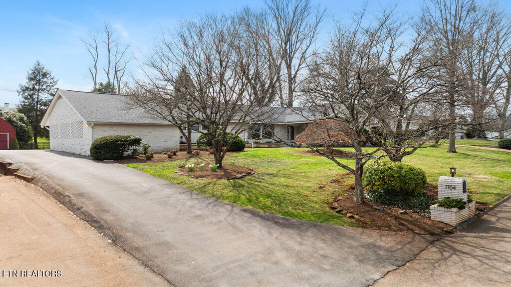 7104 Cresthill Drive Knoxville TN 37919