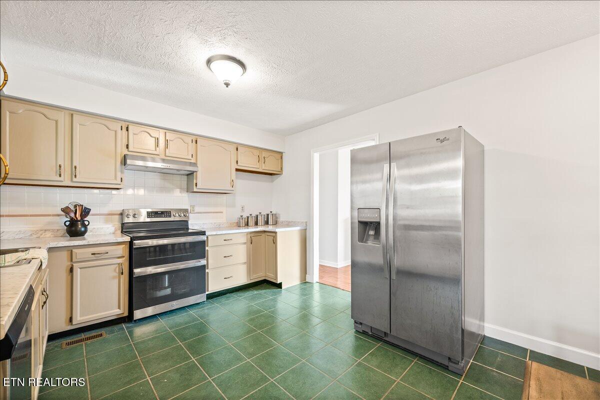 807 S 8th Street Lafollette TN 37766