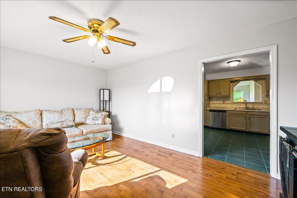 807 S 8th Street Lafollette TN 37766
