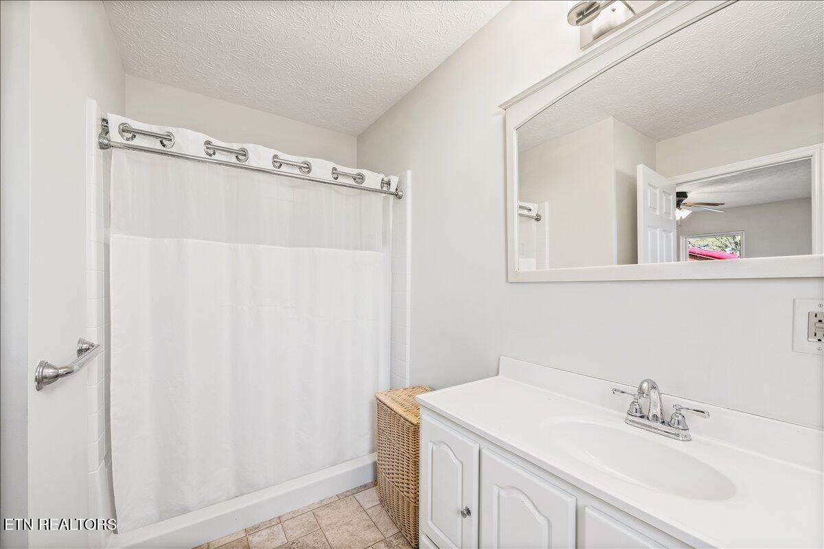 807 S 8th Street Lafollette TN 37766