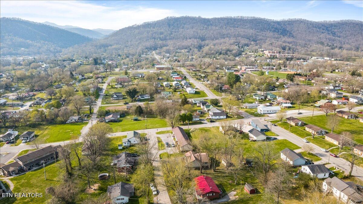 807 S 8th Street Lafollette TN 37766
