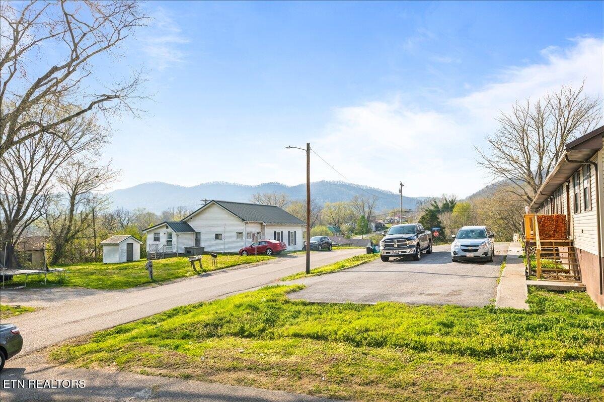 807 S 8th Street Lafollette TN 37766