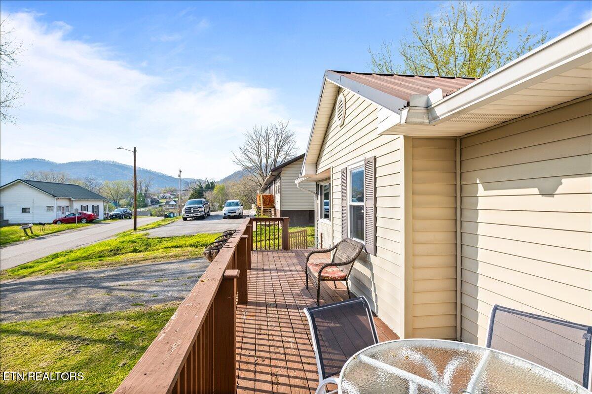 807 S 8th Street Lafollette TN 37766