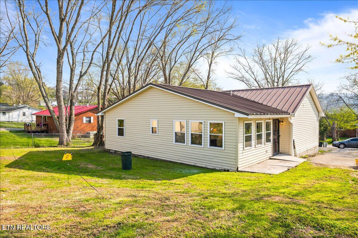 807 S 8th Street Lafollette TN 37766