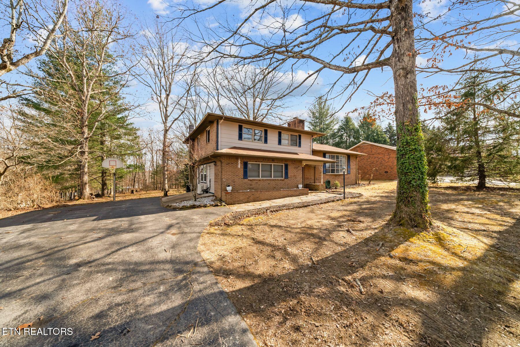 2275 Spruce Loop Crossville TN 38555