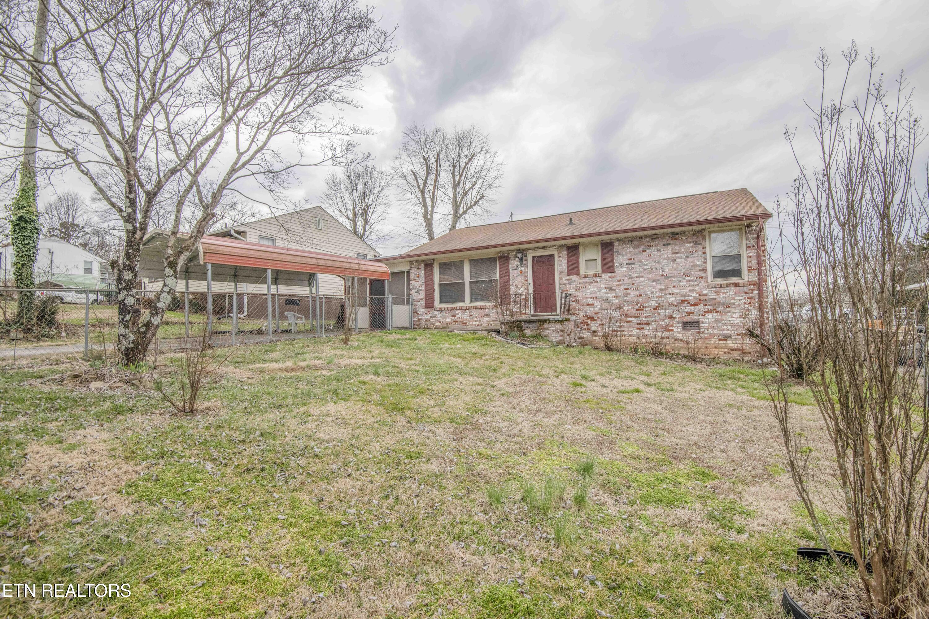 2407 NW Chillicothe Street Knoxville TN 37921