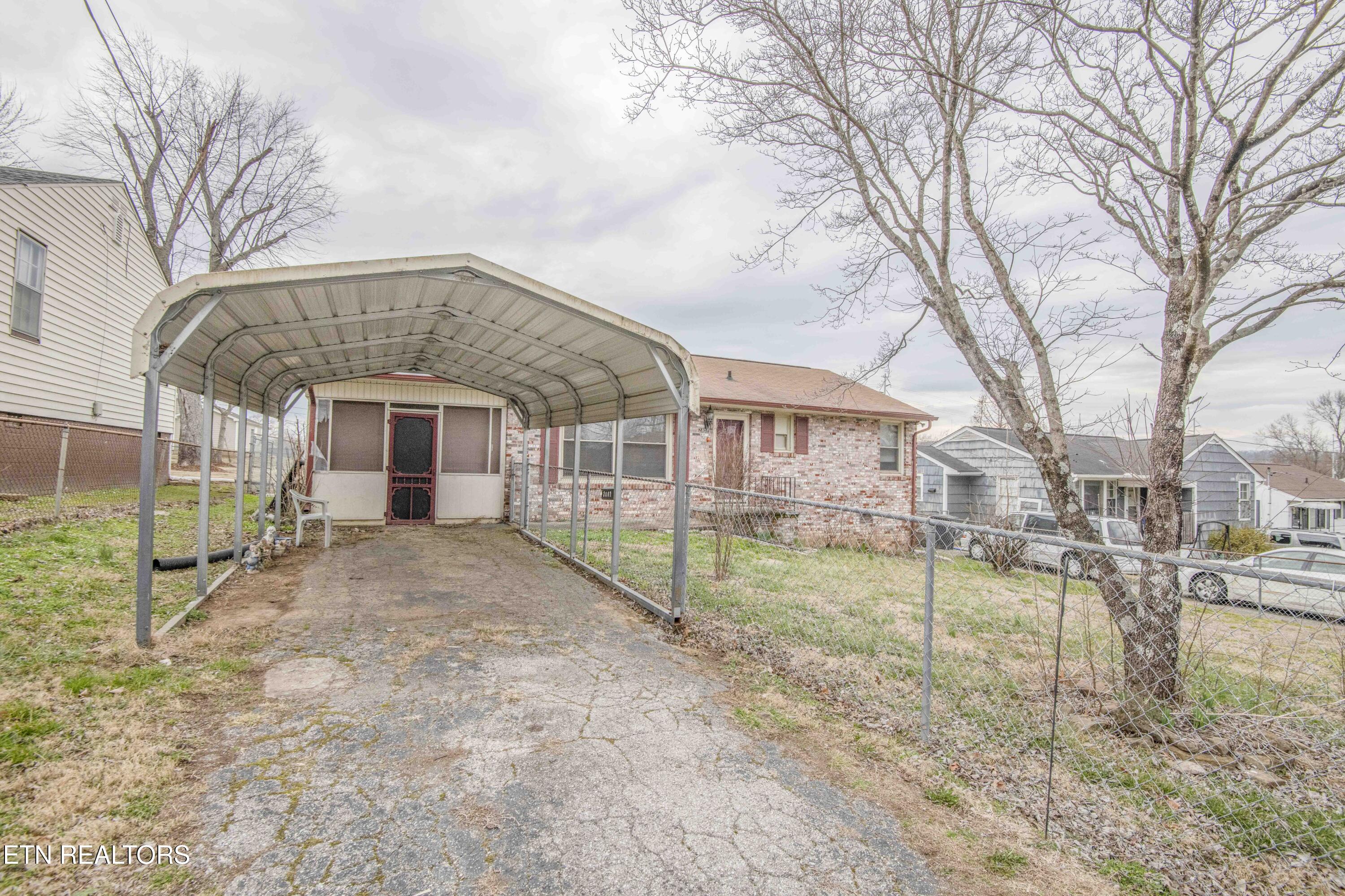 2407 NW Chillicothe Street Knoxville TN 37921