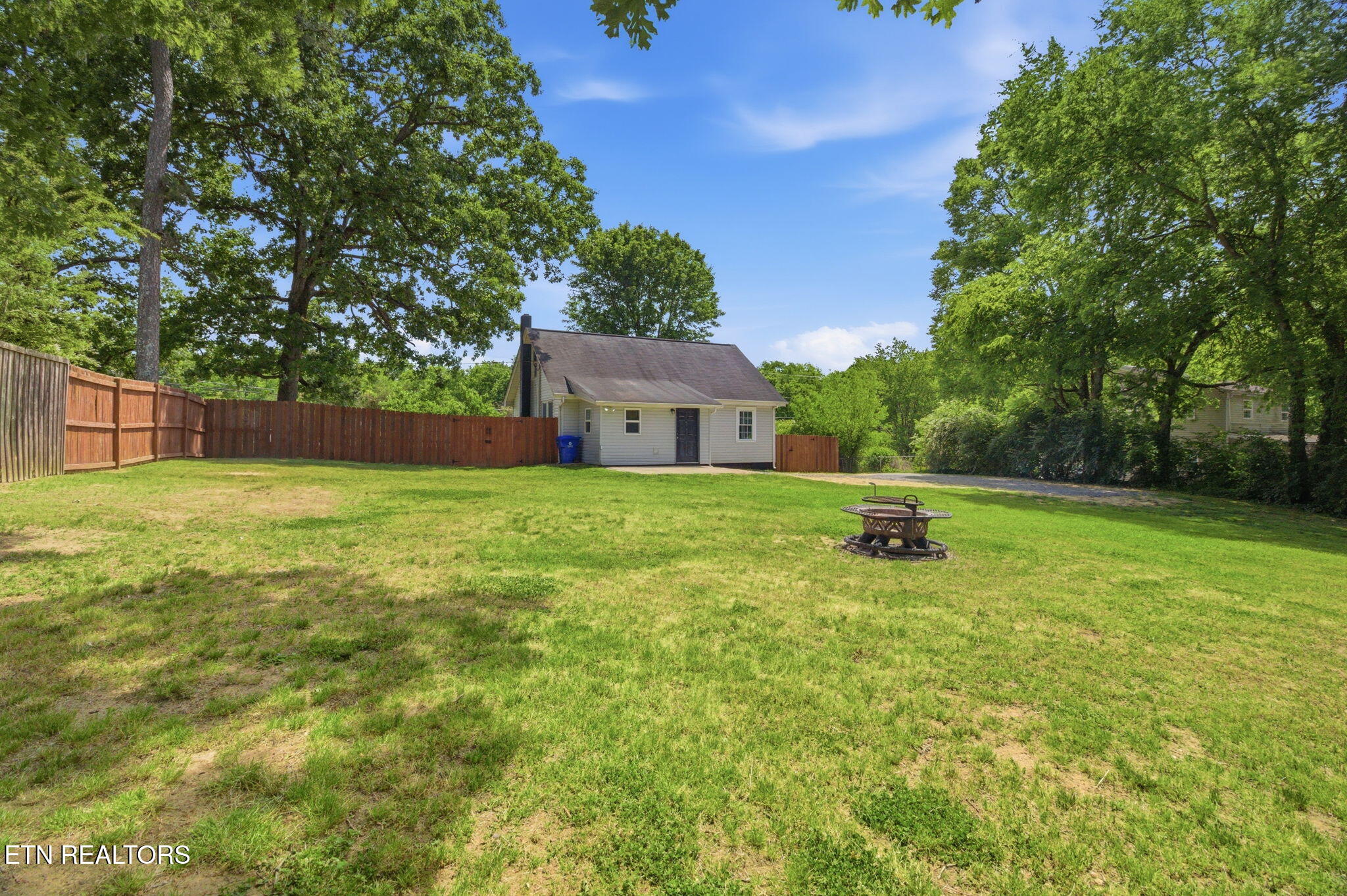 2540 Mentor Road Louisville TN 37777