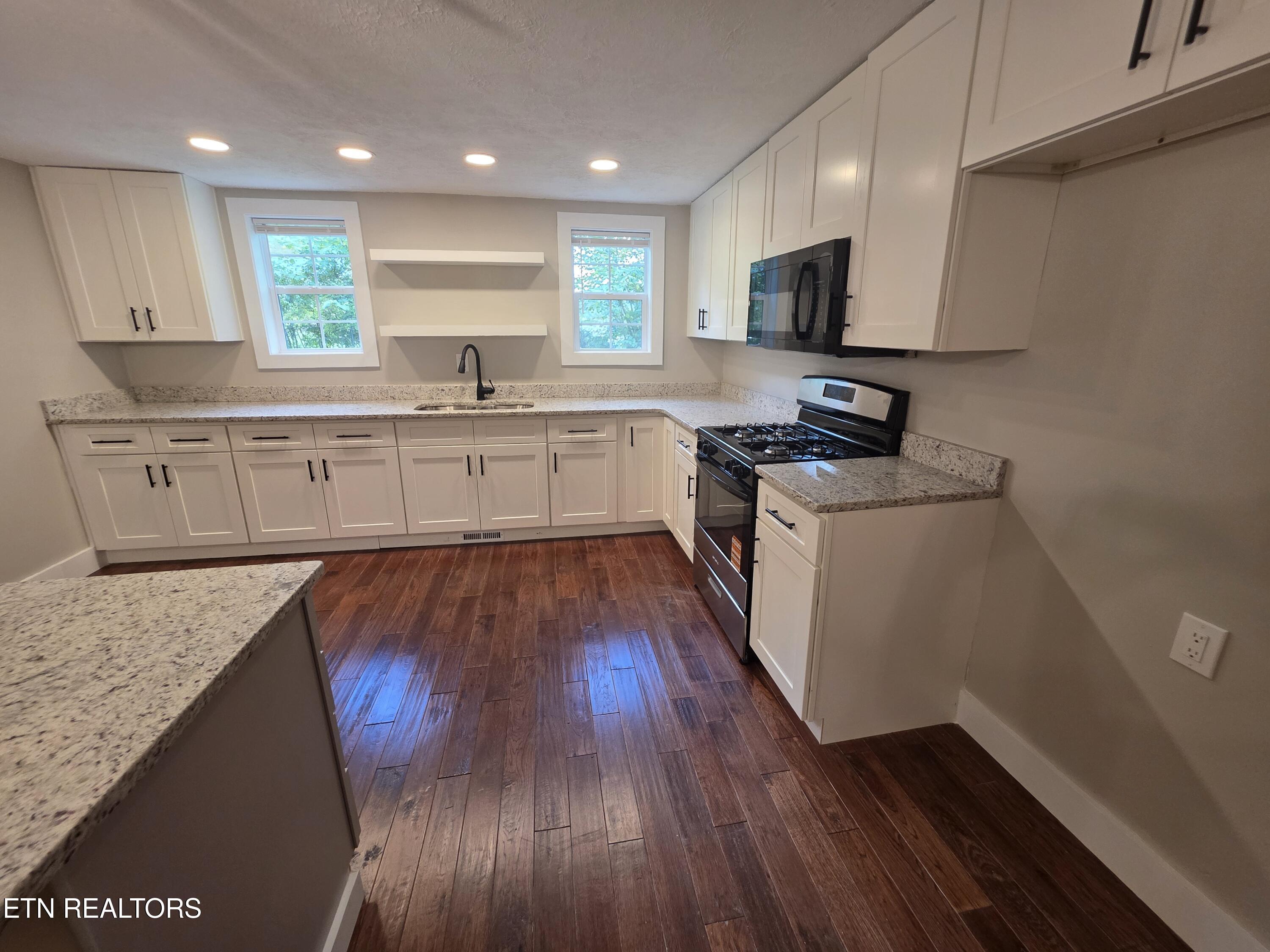 671 Hen Valley Road Oliver Springs TN 37840
