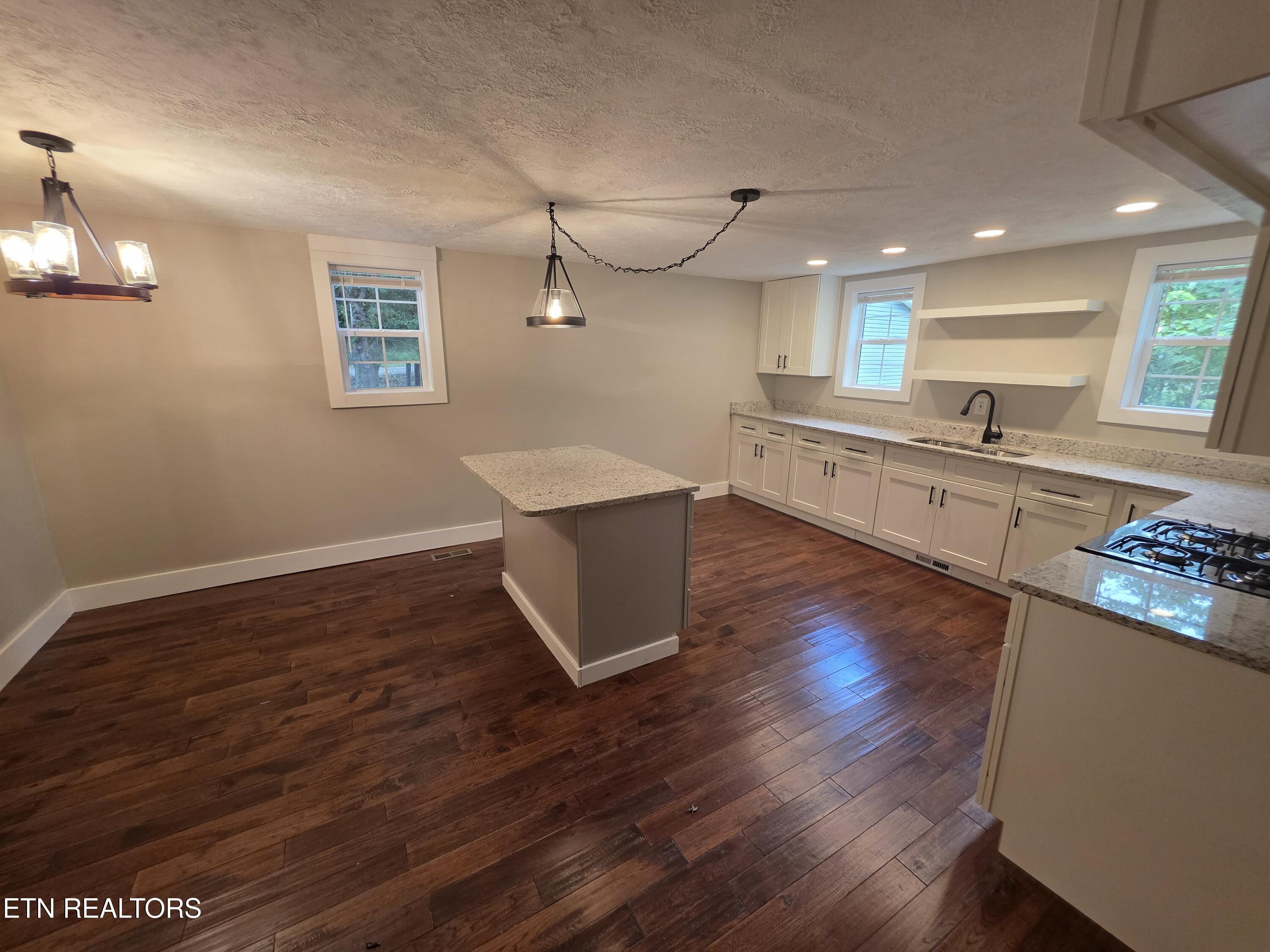 671 Hen Valley Road Oliver Springs TN 37840