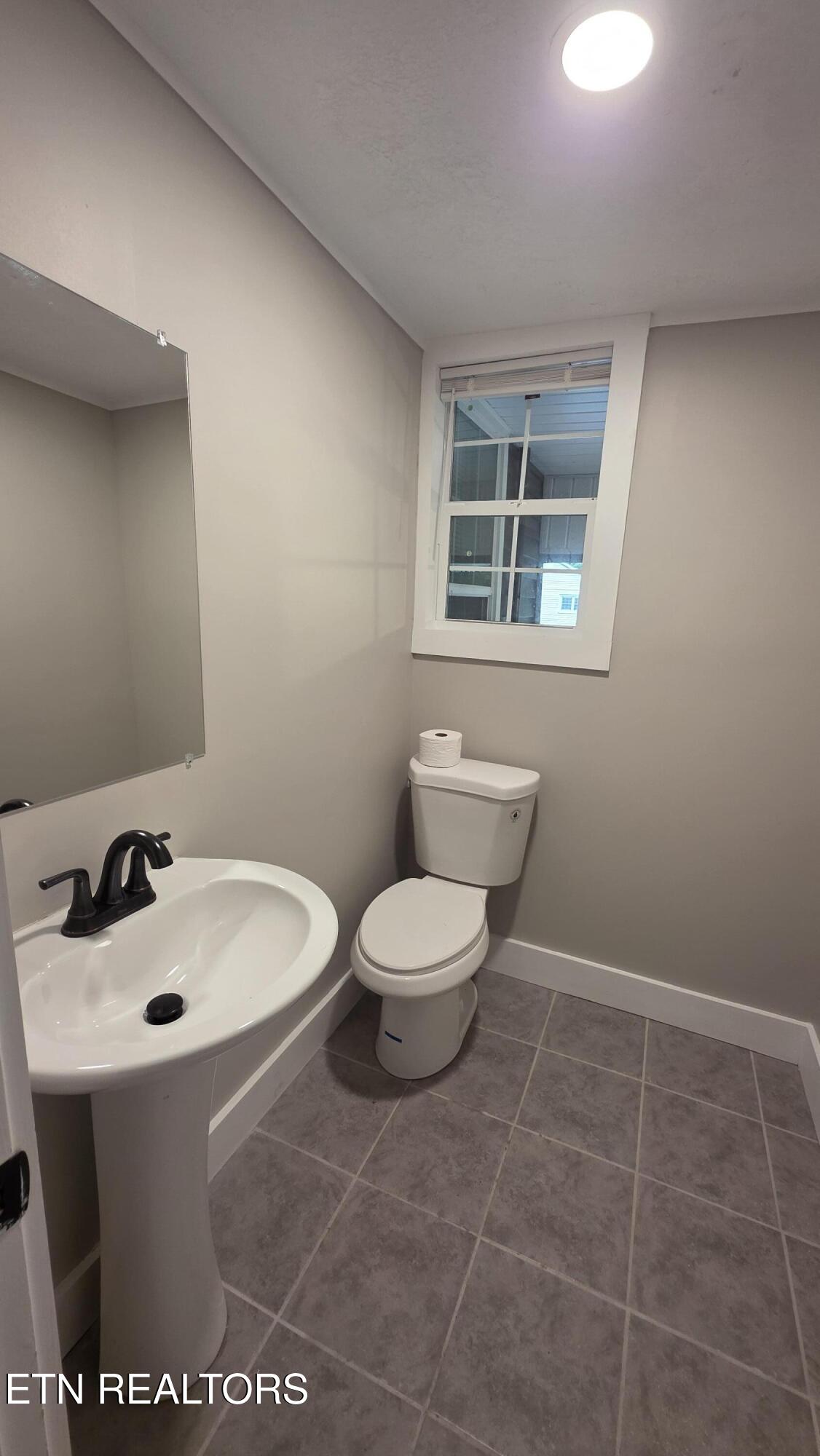 671 Hen Valley Road Oliver Springs TN 37840