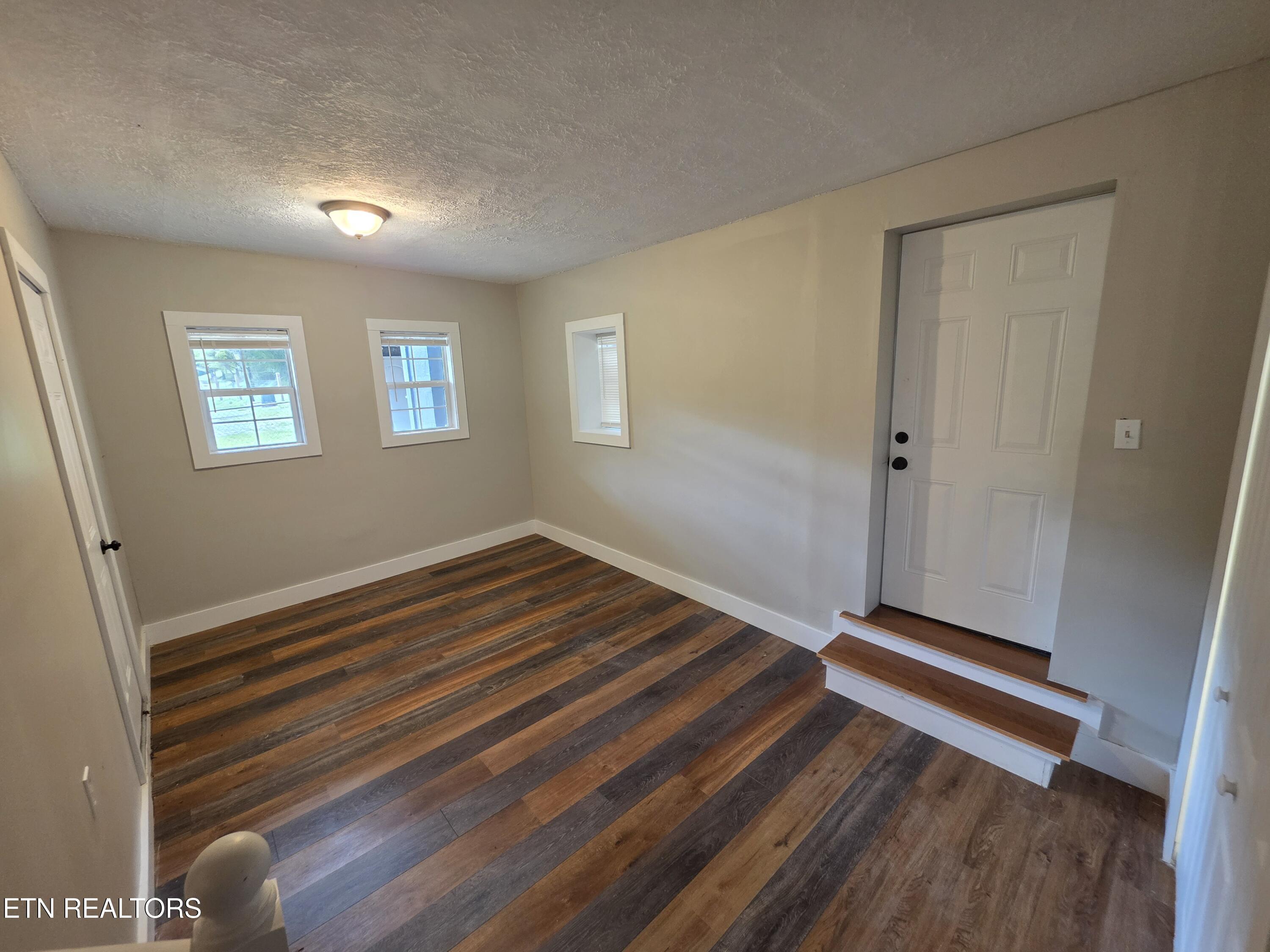 671 Hen Valley Road Oliver Springs TN 37840