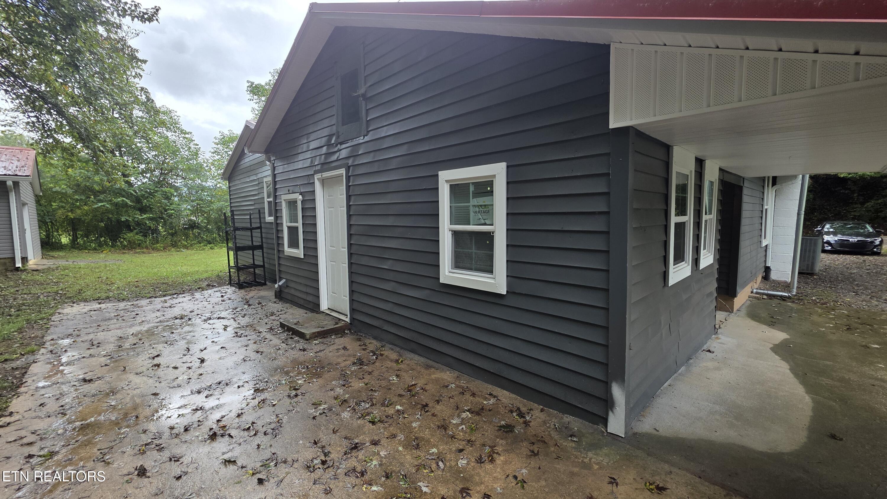671 Hen Valley Road Oliver Springs TN 37840