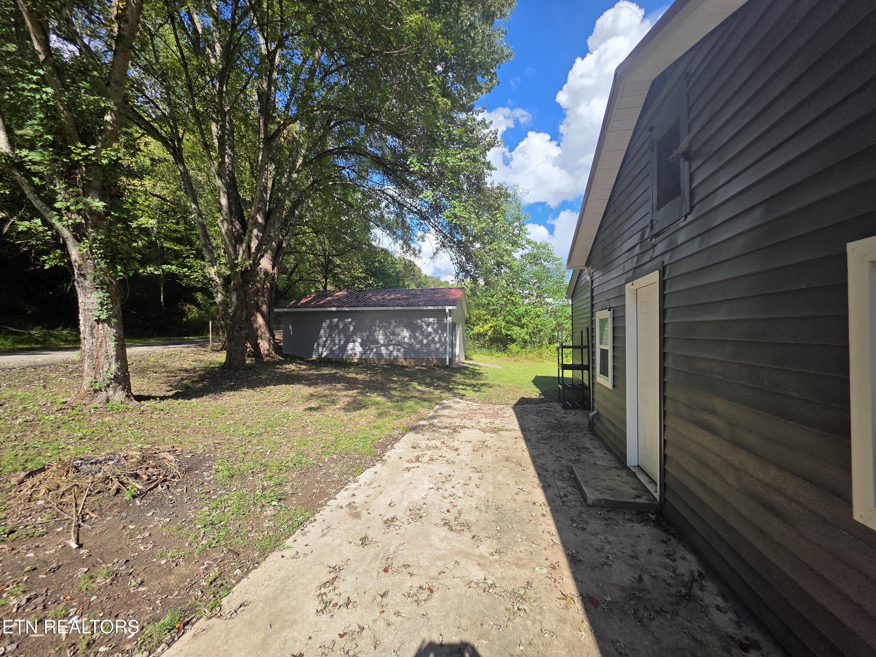 671 Hen Valley Road Oliver Springs TN 37840
