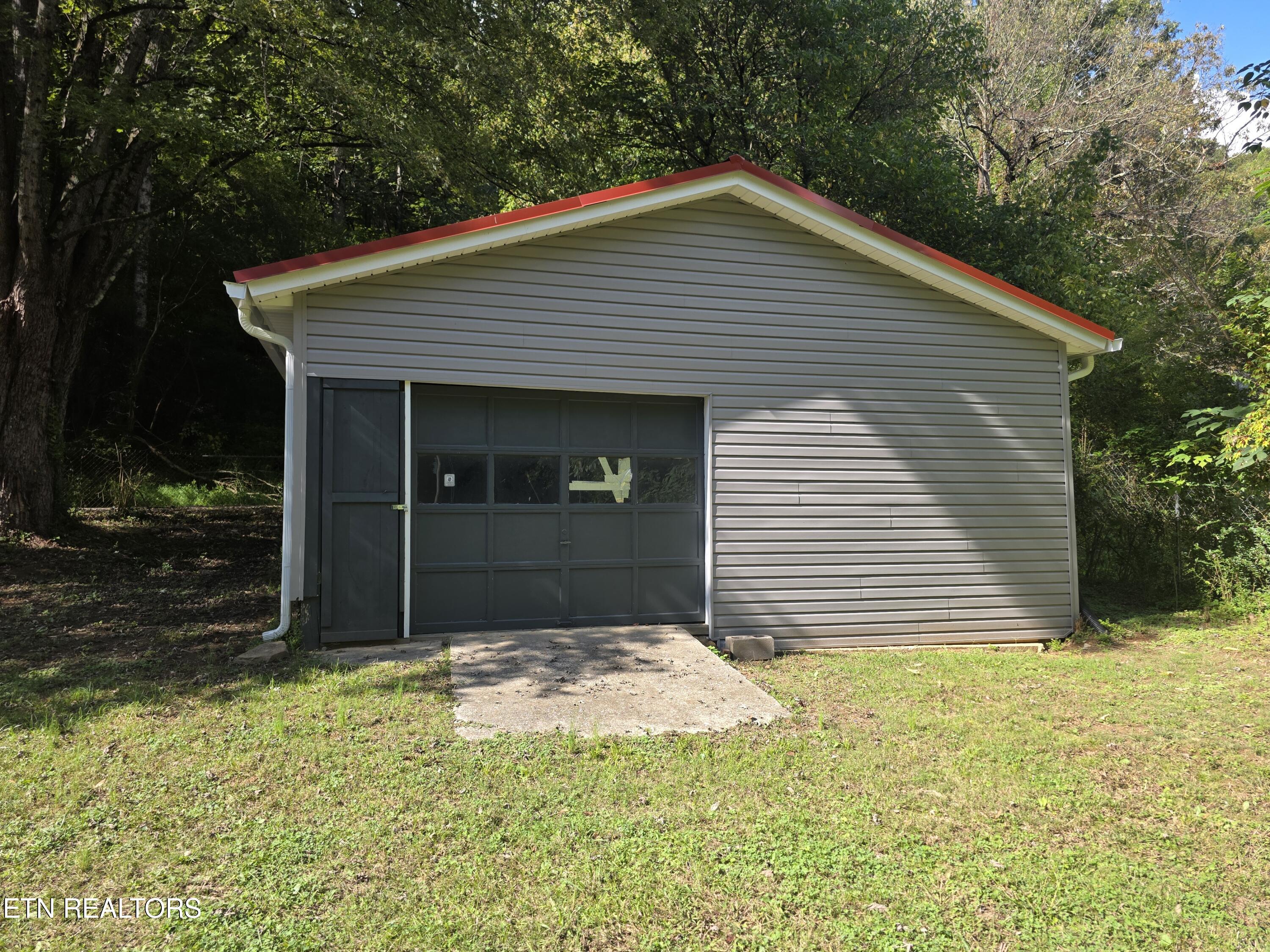 671 Hen Valley Road Oliver Springs TN 37840