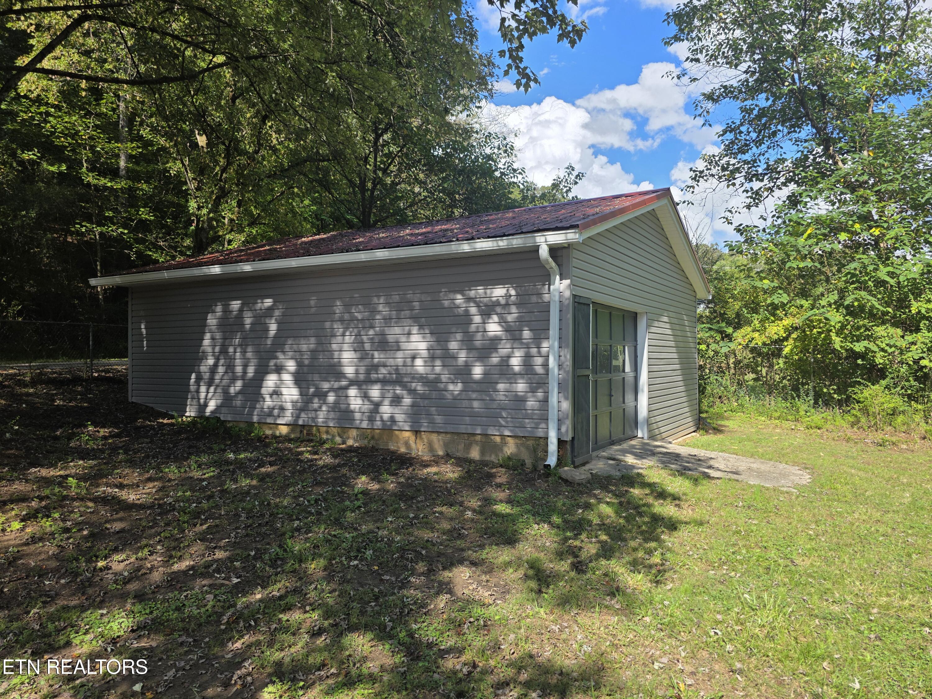 671 Hen Valley Road Oliver Springs TN 37840
