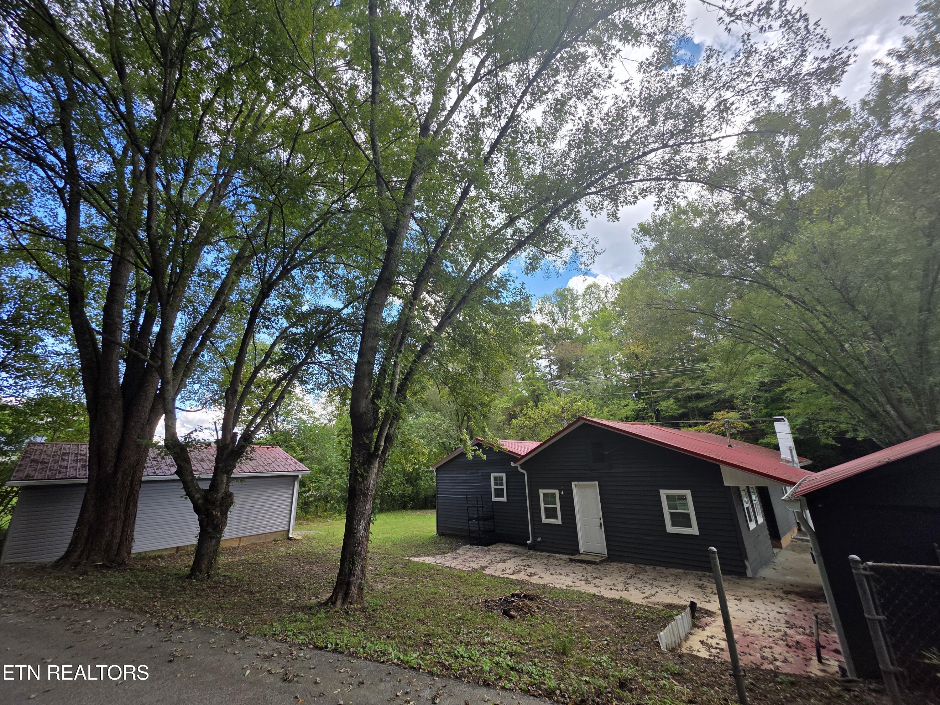 671 Hen Valley Road Oliver Springs TN 37840