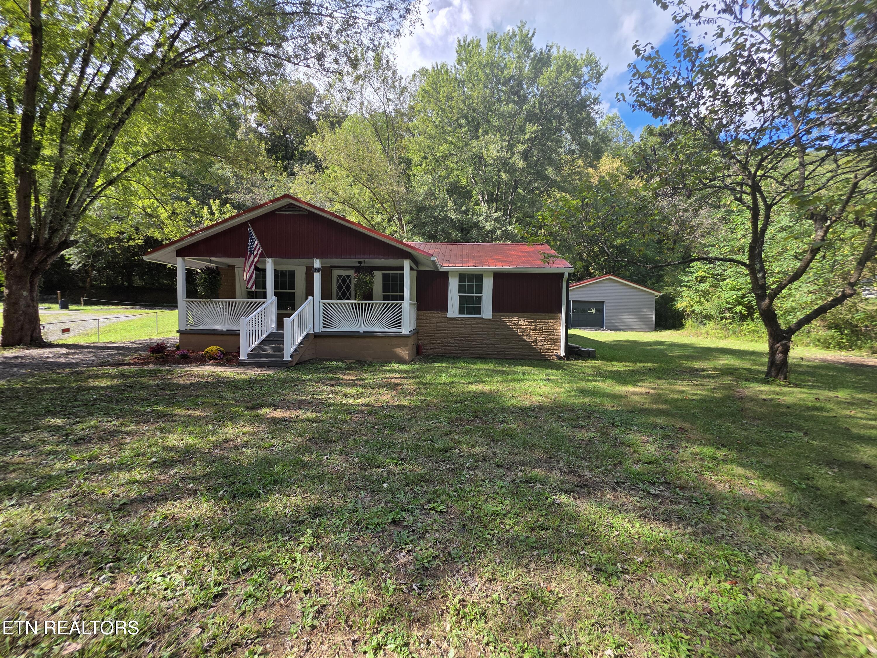 671 Hen Valley Road Oliver Springs TN 37840