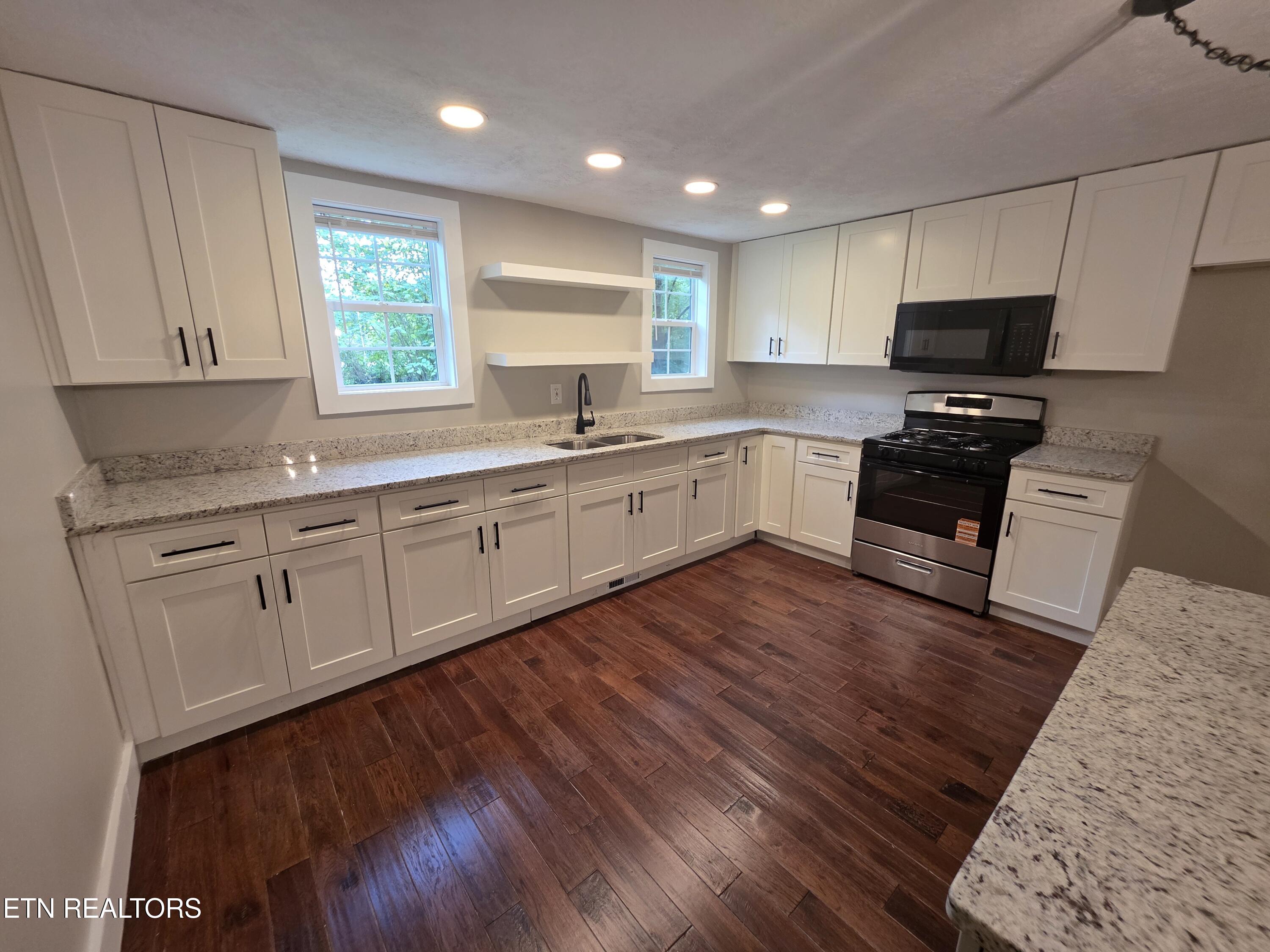 671 Hen Valley Road Oliver Springs TN 37840