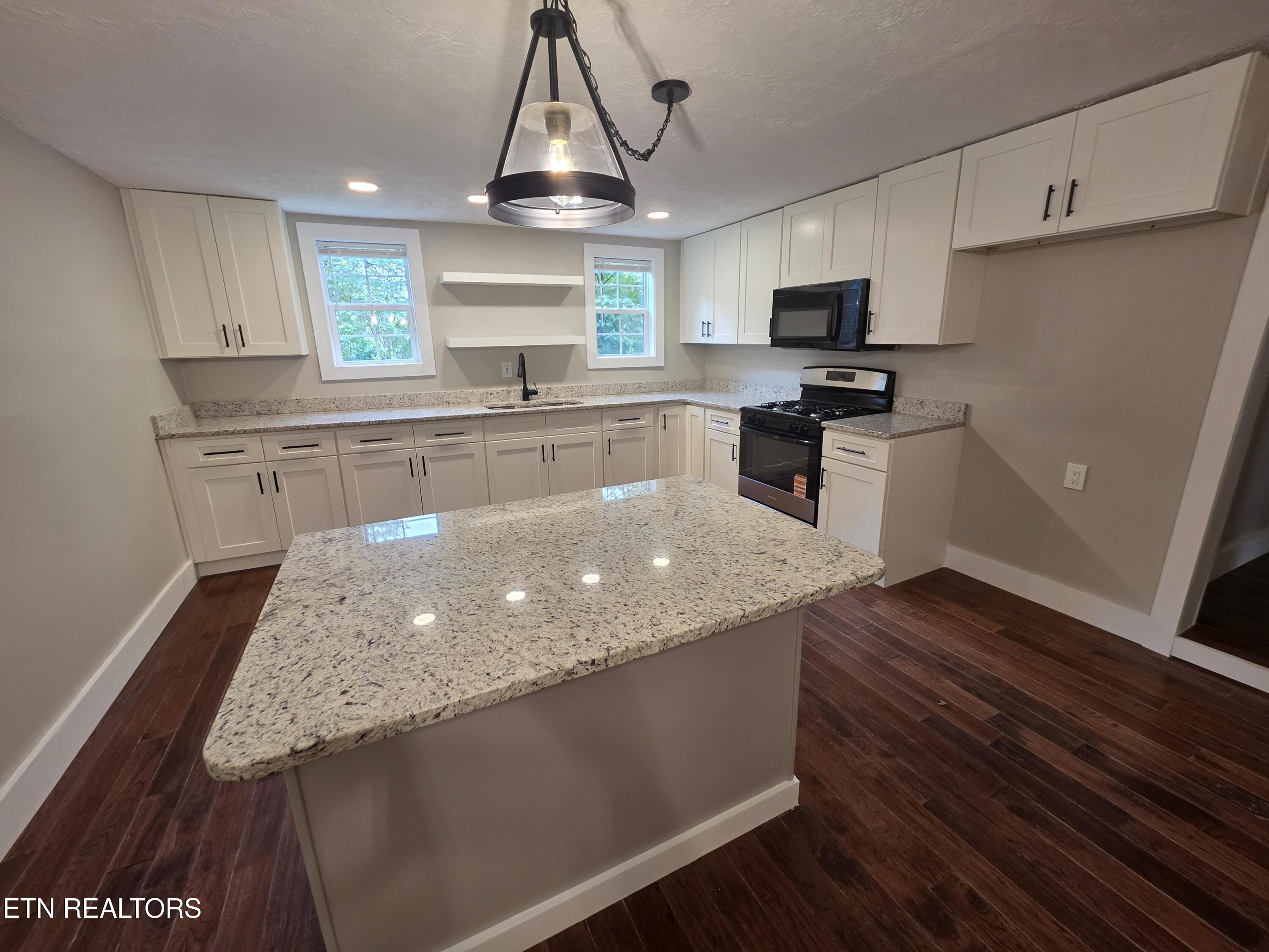 671 Hen Valley Road Oliver Springs TN 37840