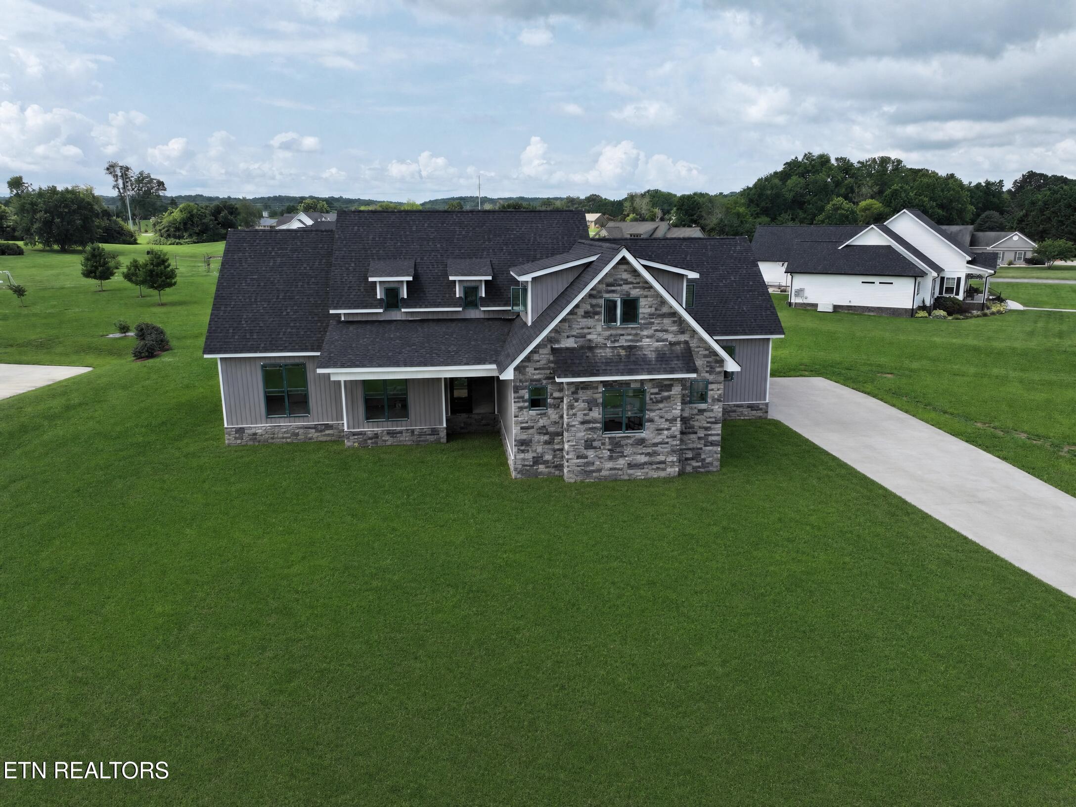 118 Big Oak Drive Dandridge TN 37725