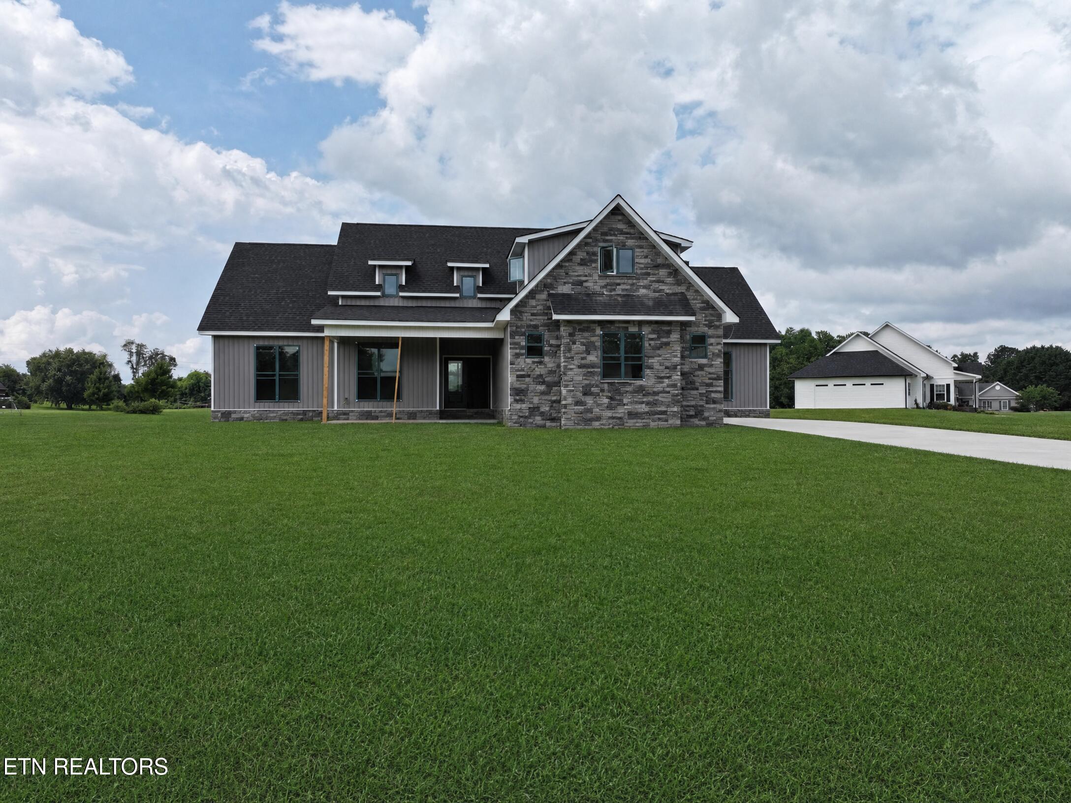 118 Big Oak Drive Dandridge TN 37725