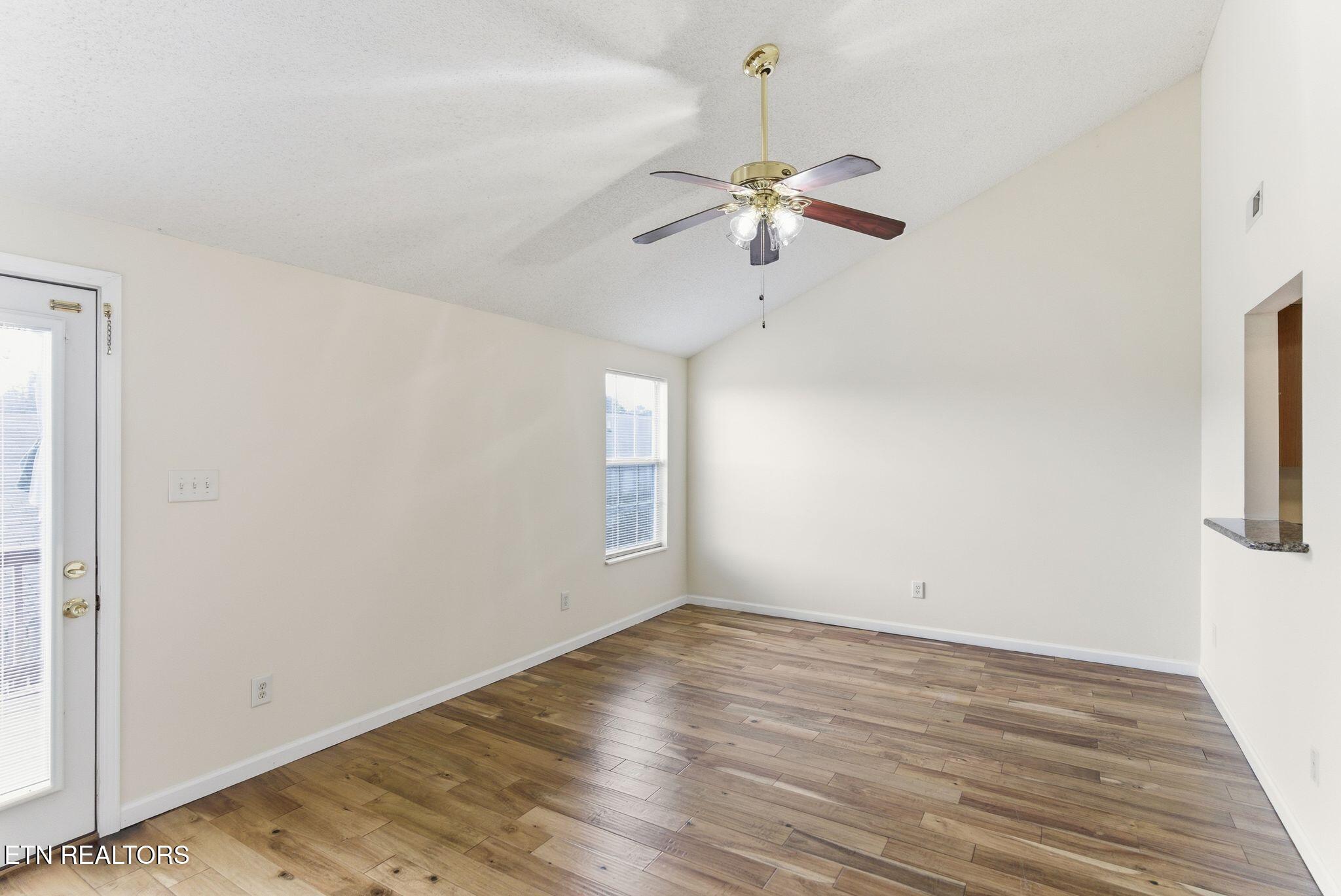 355 Hawthorne Oaks Way Powell TN 37849