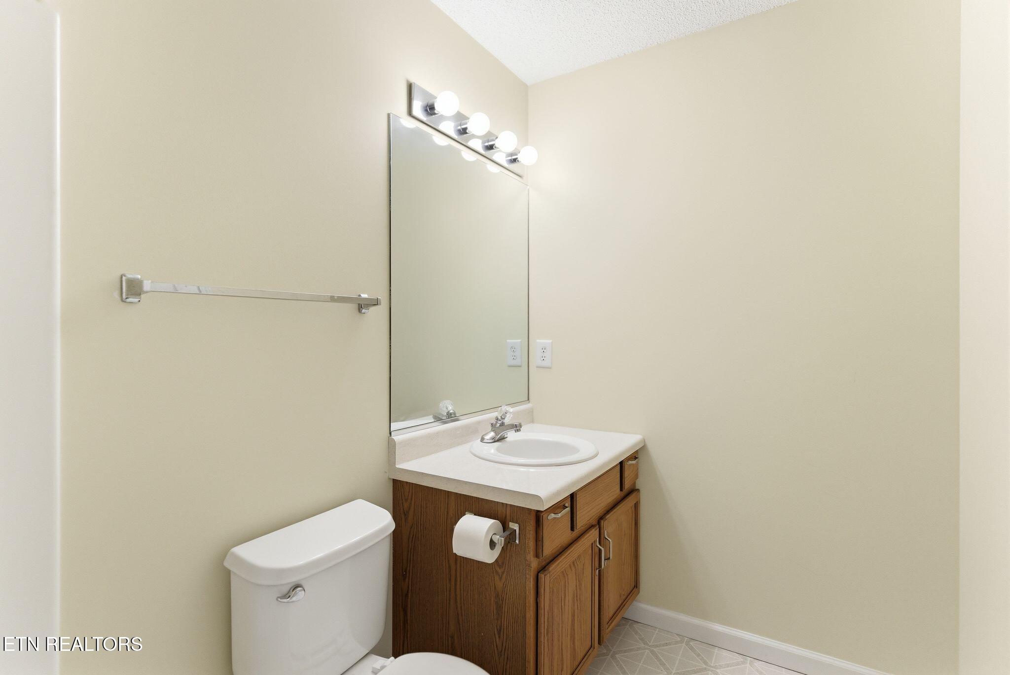 355 Hawthorne Oaks Way Powell TN 37849