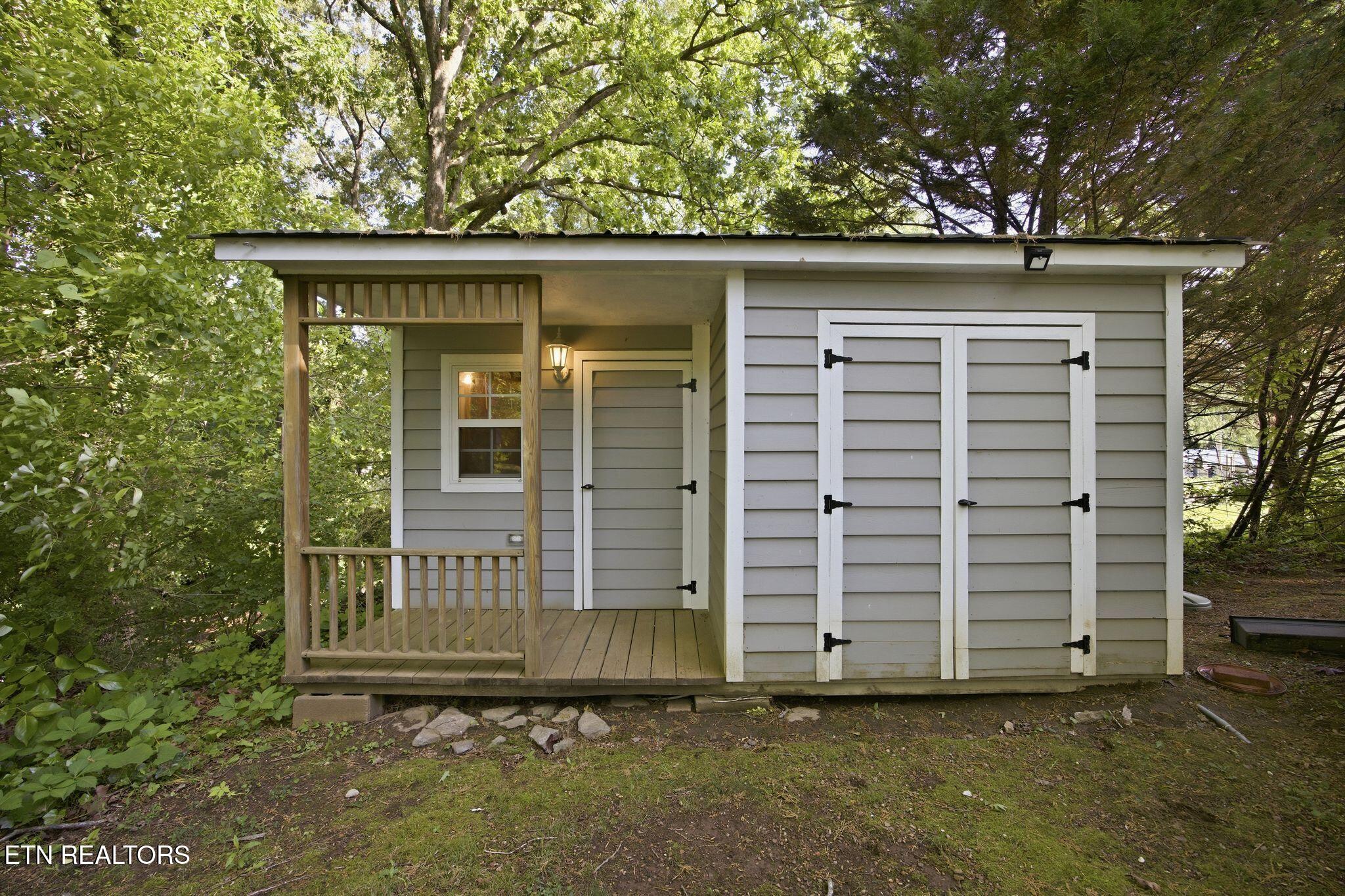 1812 Cherokee Street Athens TN 37303