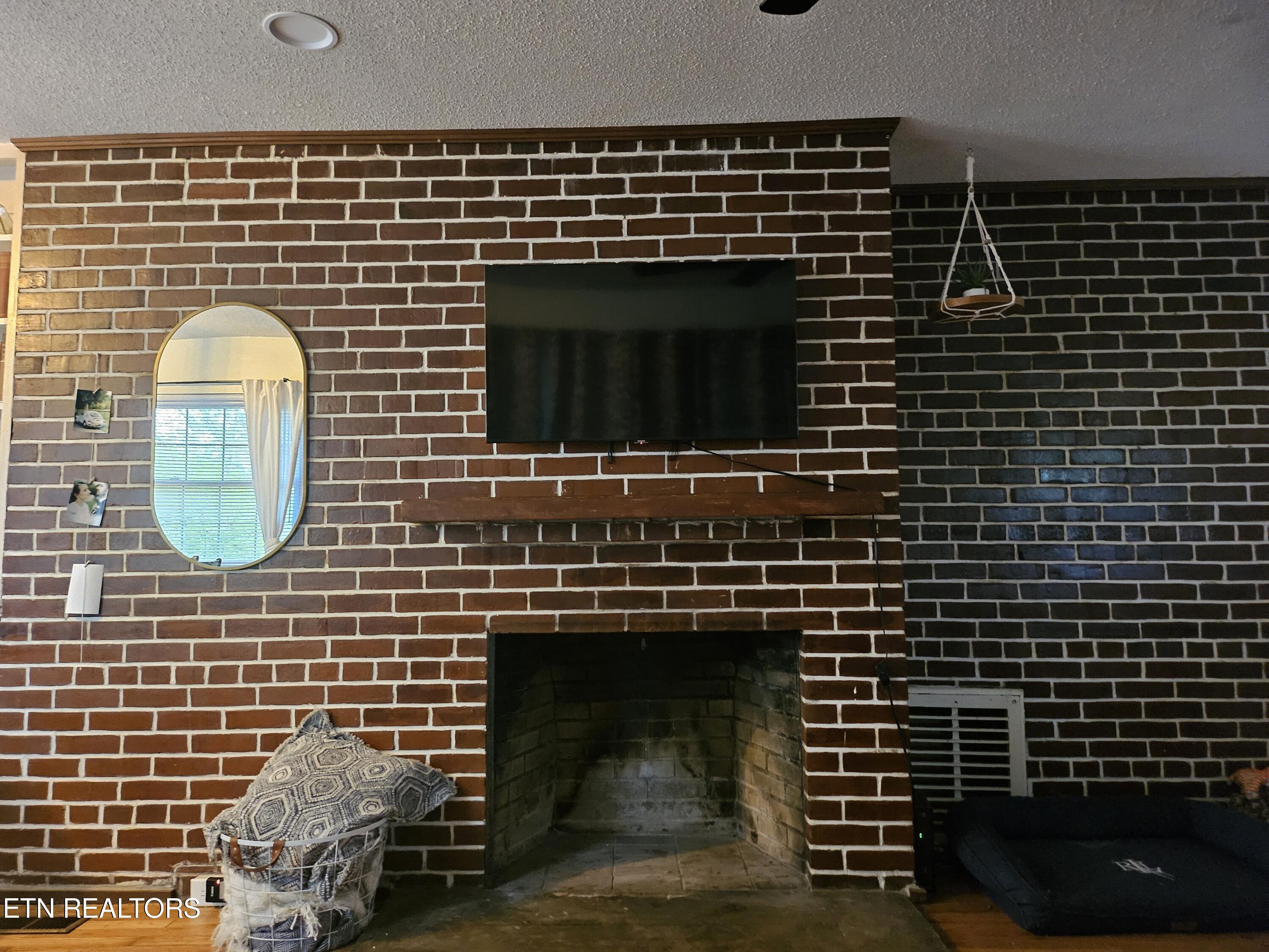 106 W Geneva Lane Oak Ridge TN 37830