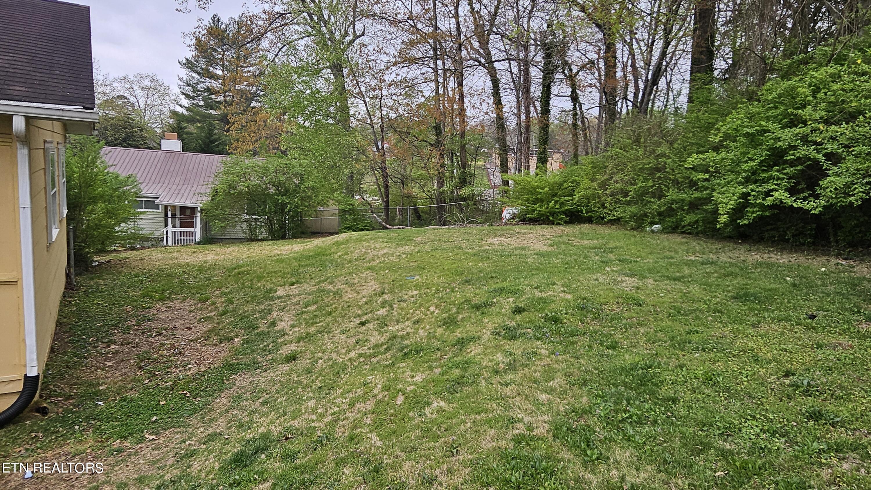 106 W Geneva Lane Oak Ridge TN 37830