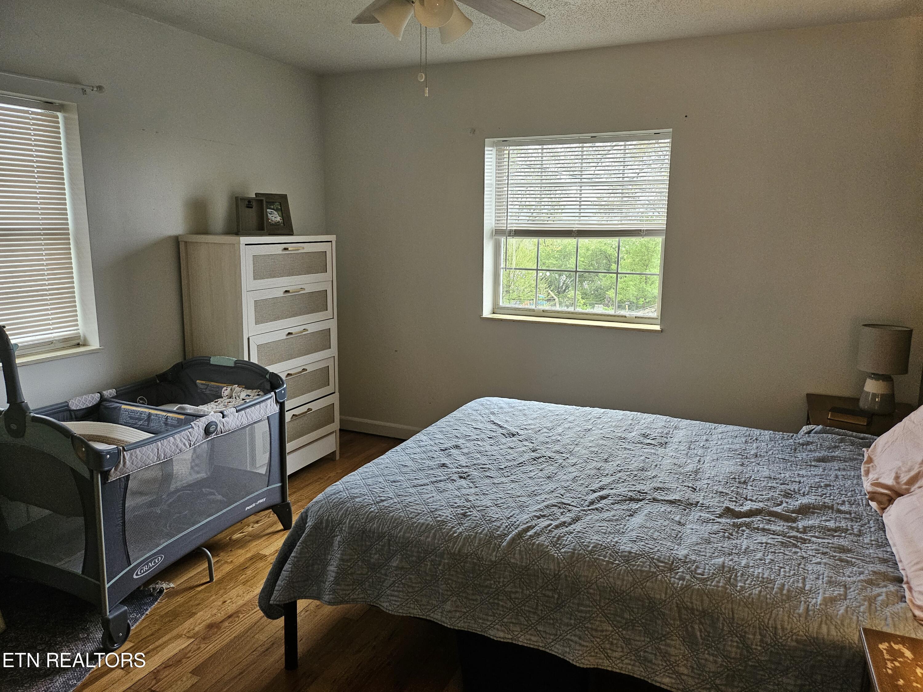 106 W Geneva Lane Oak Ridge TN 37830