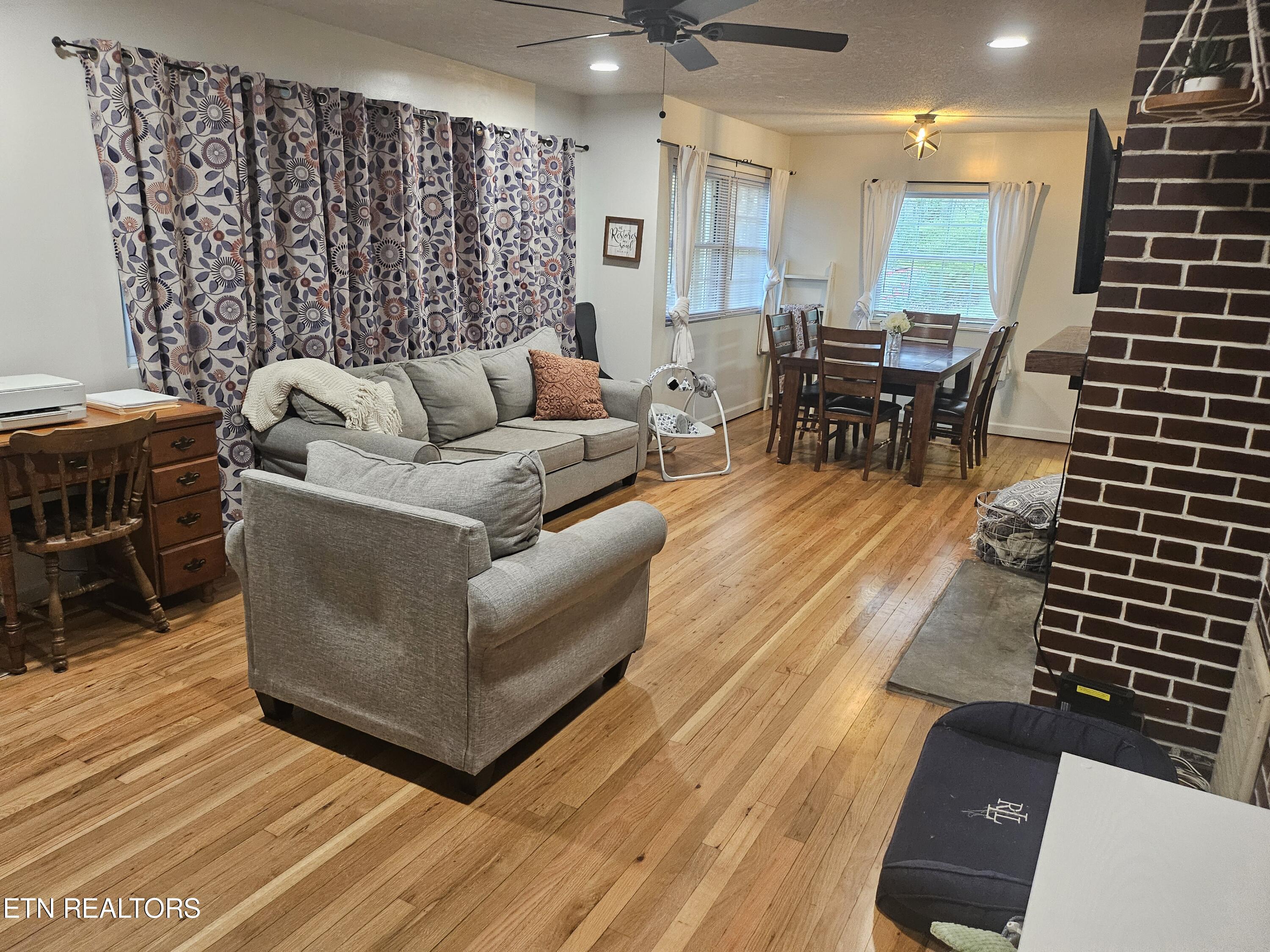 106 W Geneva Lane Oak Ridge TN 37830