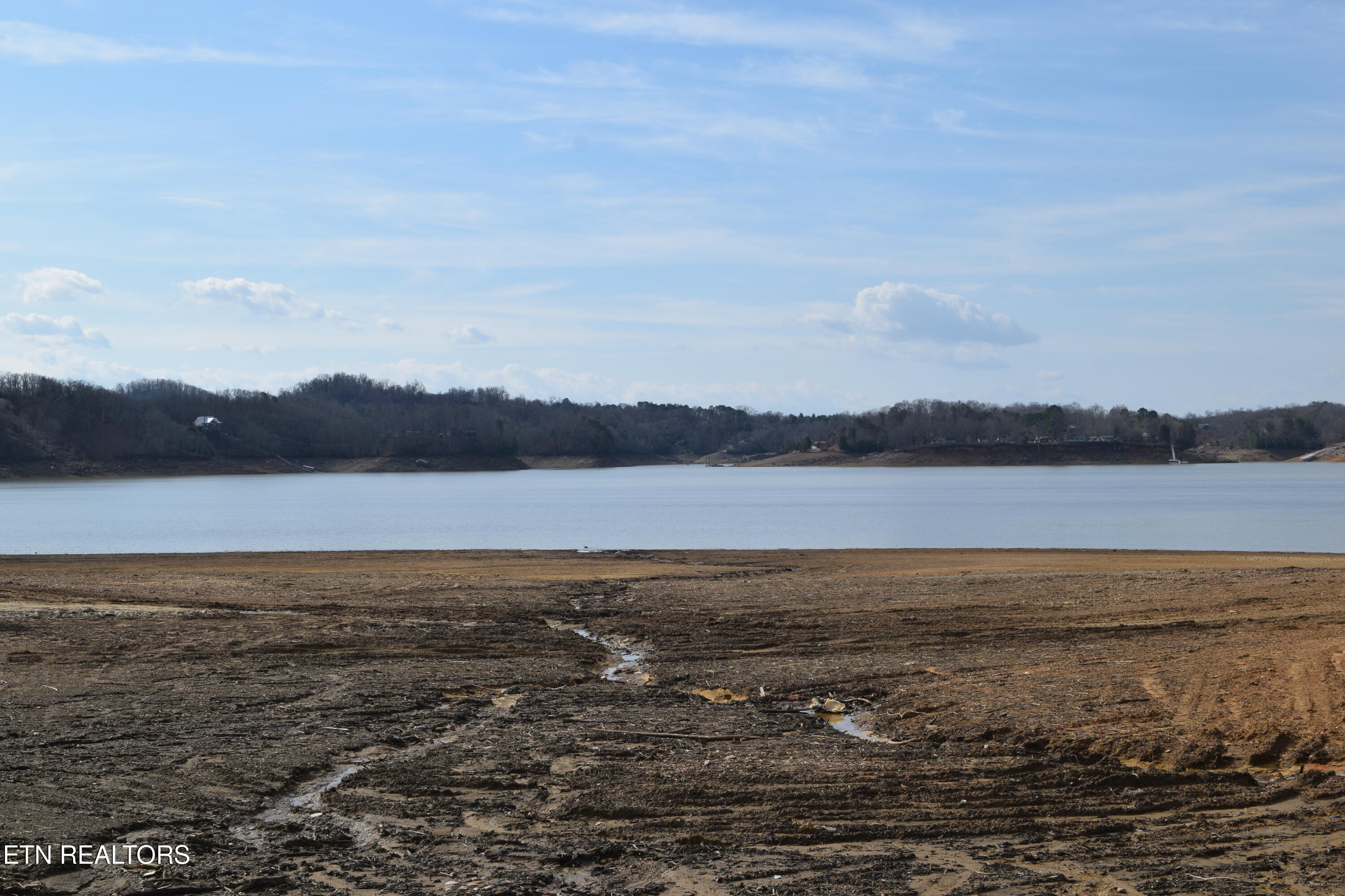 1553 Millstone Beach Road Dandridge TN 37725