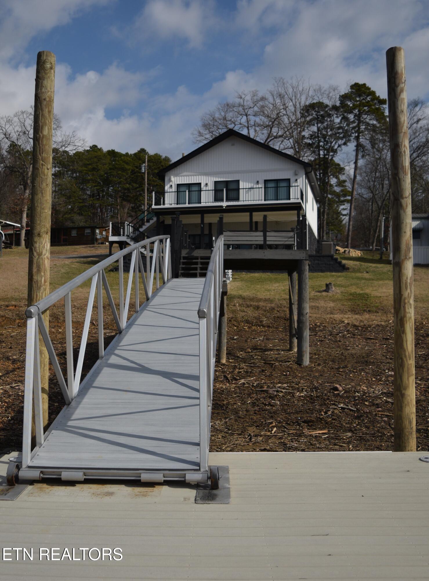 1553 Millstone Beach Road Dandridge TN 37725